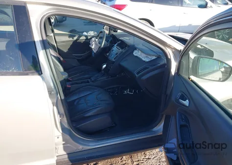 2015 Ford Focus Se из США, поврежденный, VIN 1FADP3F2XFL322794